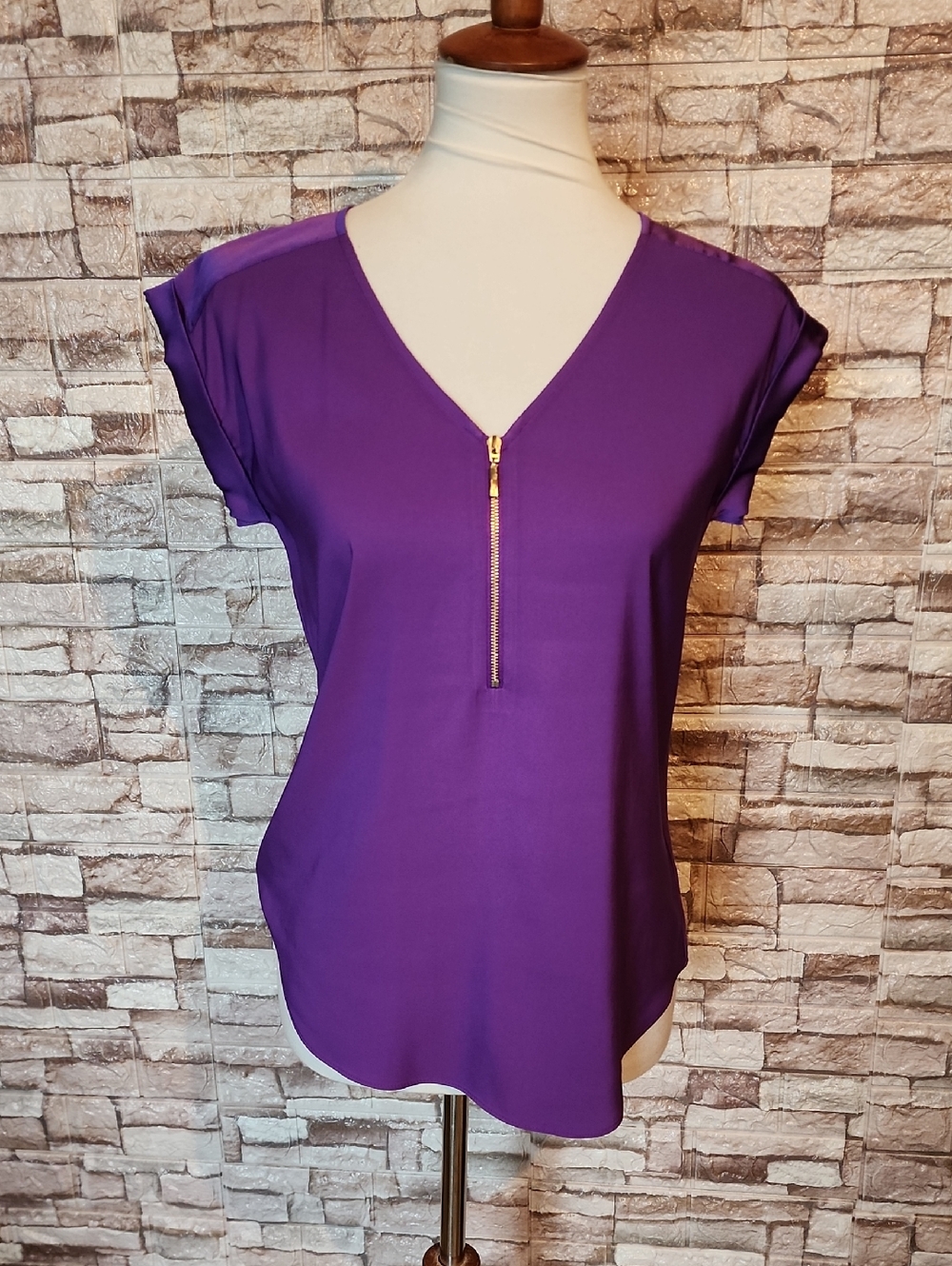 Express Women’s V-Neck Zip Front Top - Purple